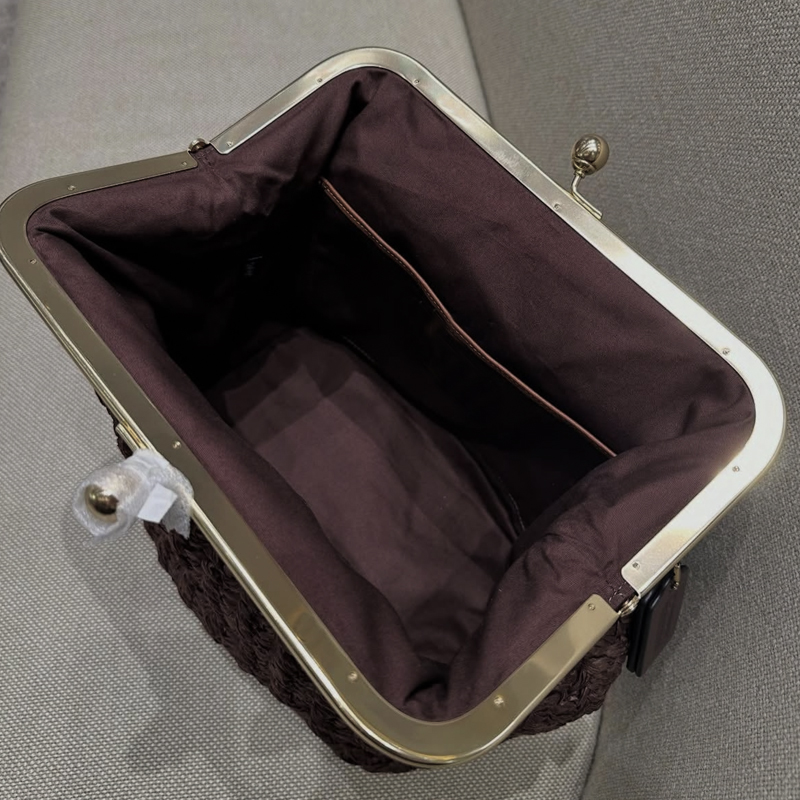El yapımı Kisslock Çerçeveli O - Luxury Bags 2026 incelemesi ve fiyatı