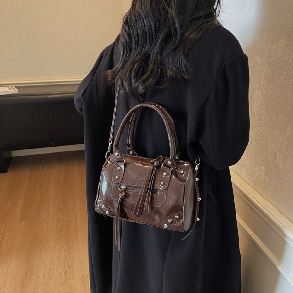 Moda Perçinli Yastık Çanta Büy - Top Handle Patent Bag incelemesi ve fiyatı