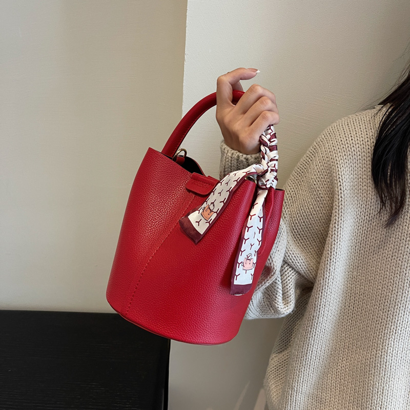 Kırmızı PU Kova Omuz ve Crossb - Luxury Bags For Sale incelemesi ve fiyatı