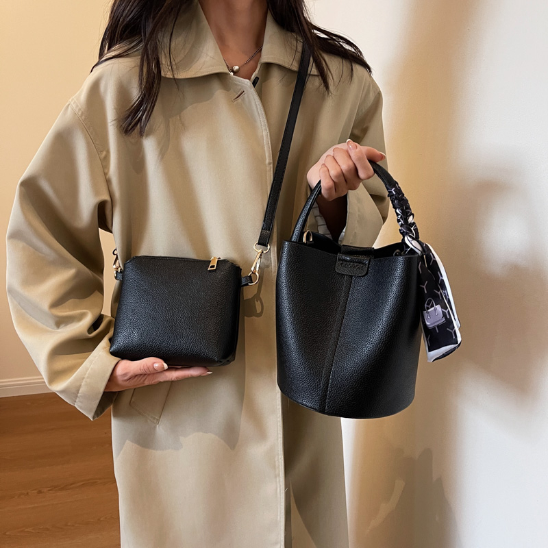 Kırmızı PU Kova Omuz ve Crossb - Luxury Bags For Sale incelemesi ve fiyatı