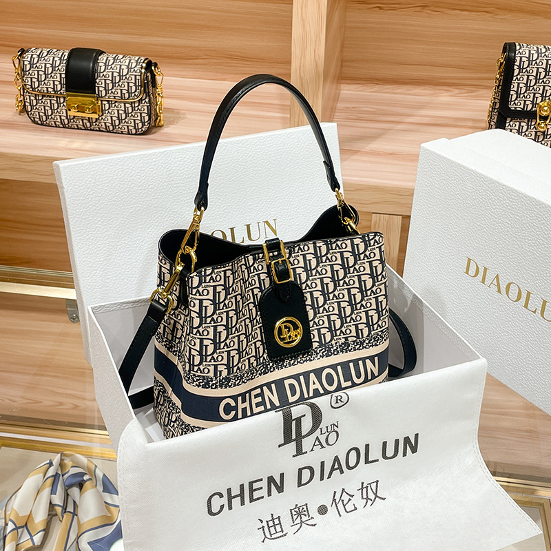 Ünlü Tasarımcı Tarafından Üret - Luxury Bags For Sale incelemesi ve fiyatı